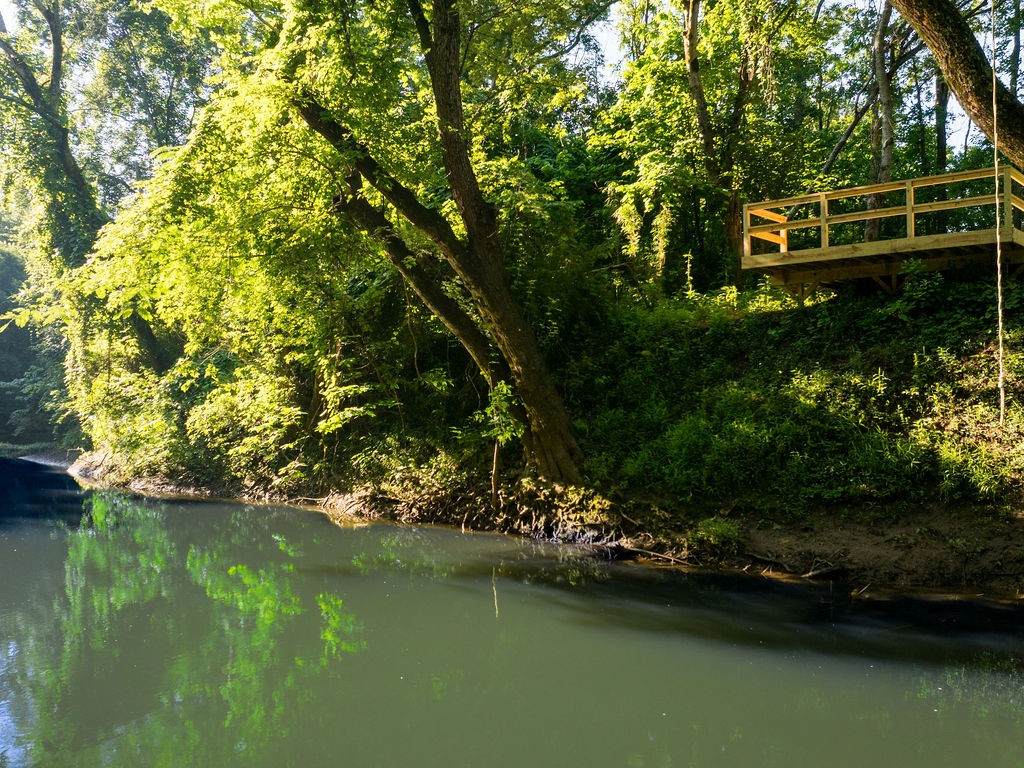 https://bt-photos.global.ssl.fastly.net/nashville/orig_boomver_1_RTC3282589-1.jpg