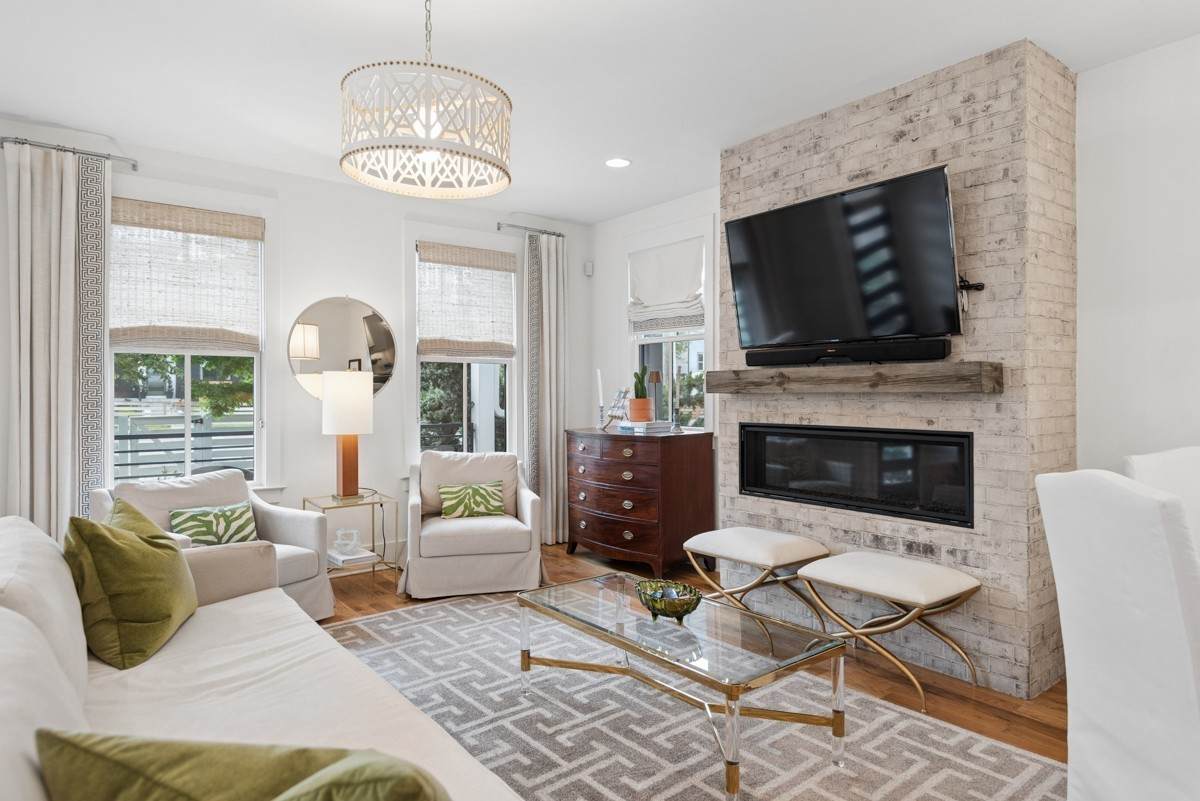 809 45th Ave - Photo 1