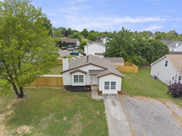 421 Cedar Park Cir - Photo 1