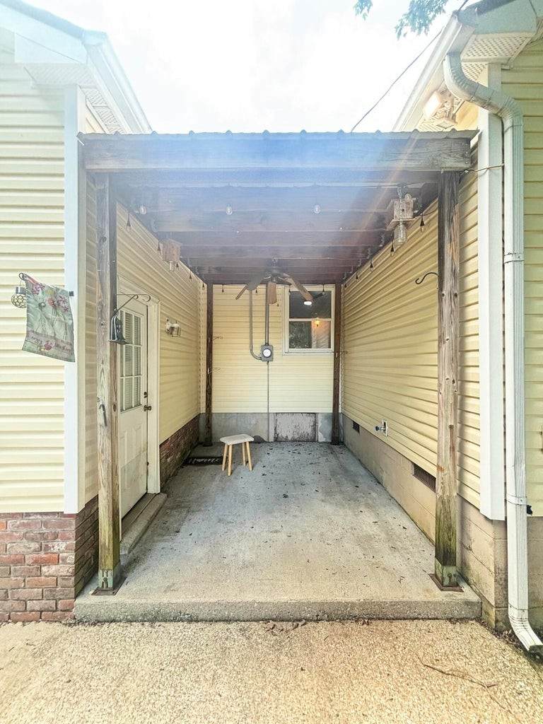 https://bt-photos.global.ssl.fastly.net/nashville/orig_boomver_1_RTC3285575-1.jpg