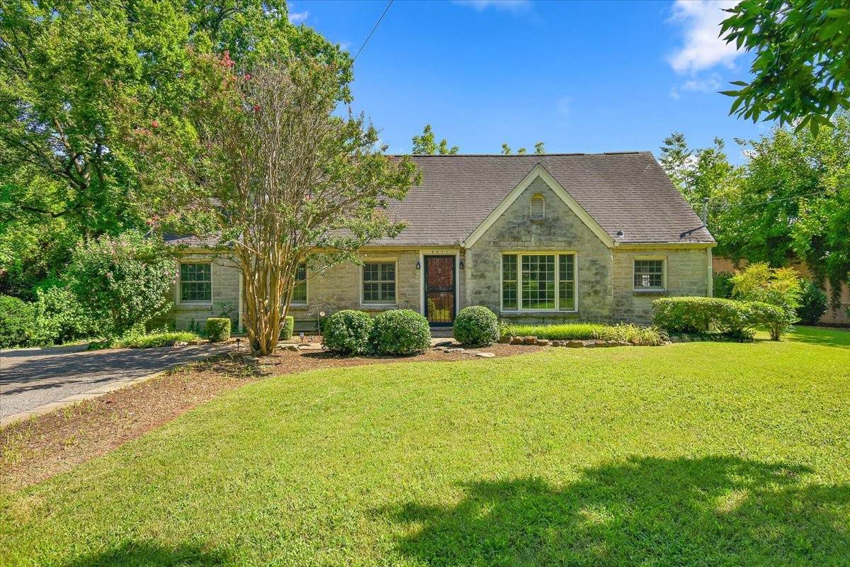 2011 Cedar Ln - Photo 1