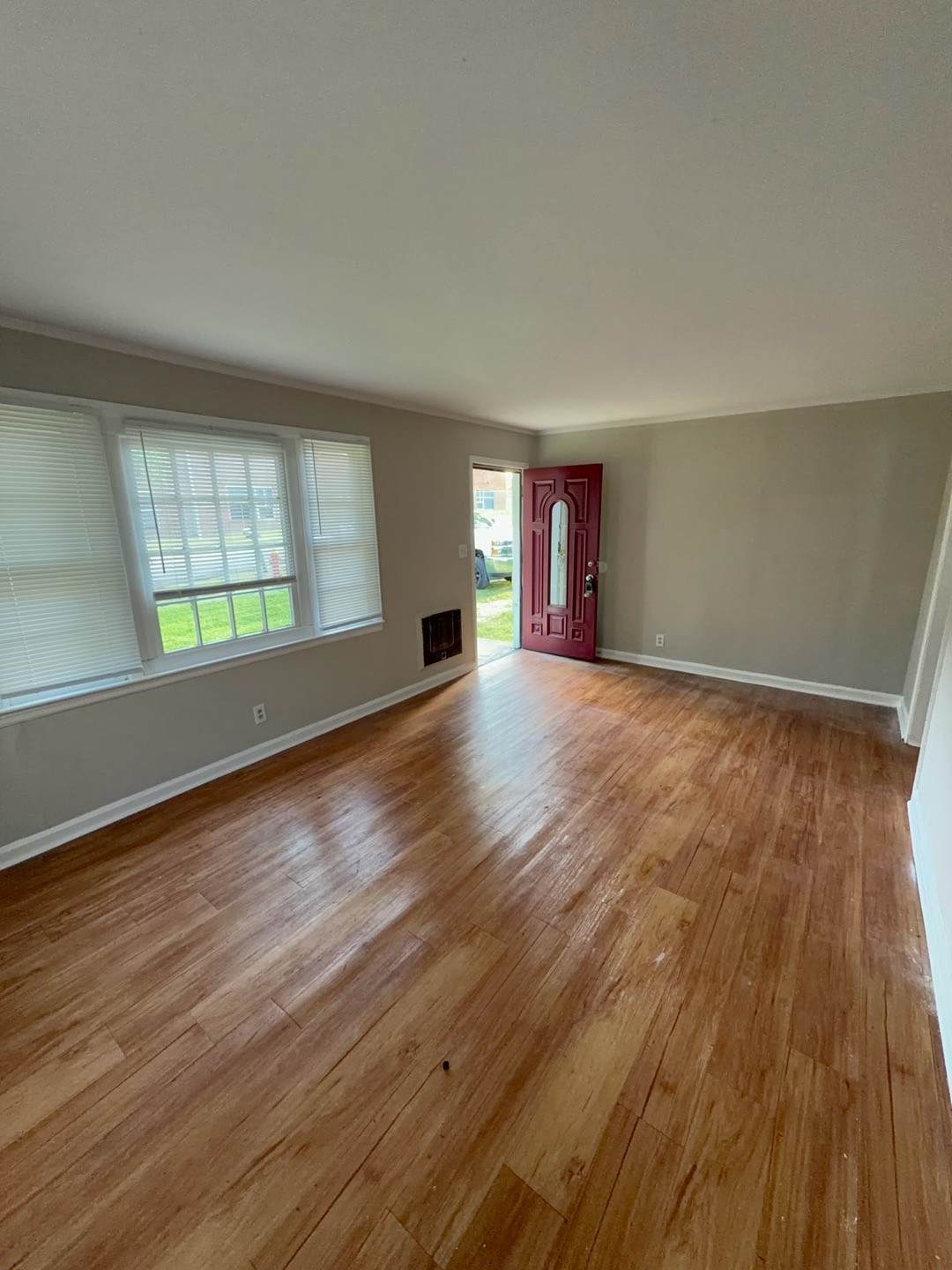 1613 Dorchester Ave - Photo 1