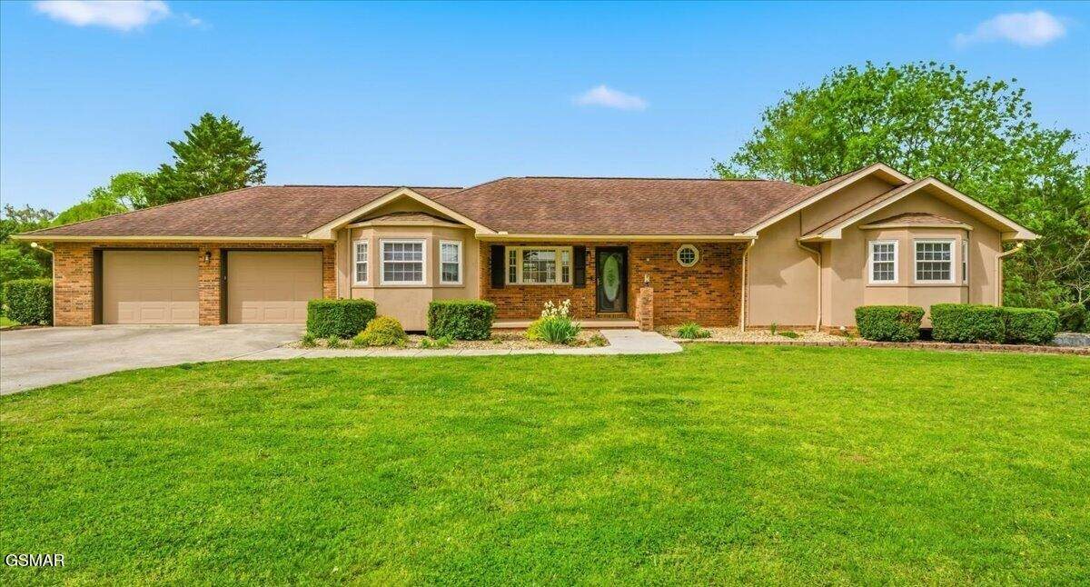 209 Lavista Drive - Photo 1