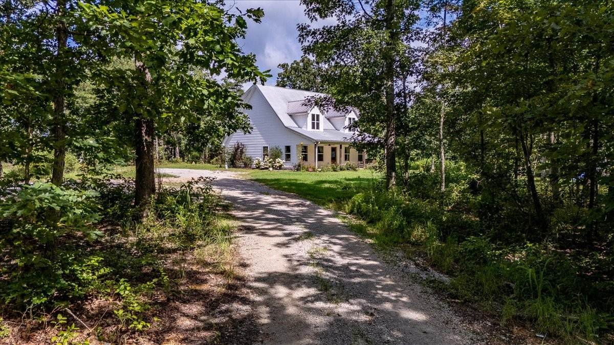 77 Oakwood Ave - Photo 1