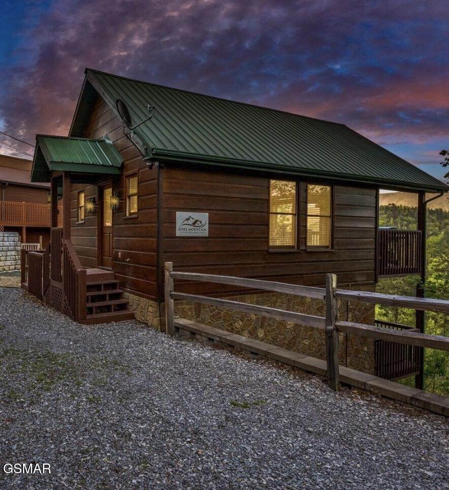 2633 Raccoon Hollow Way - Photo 1