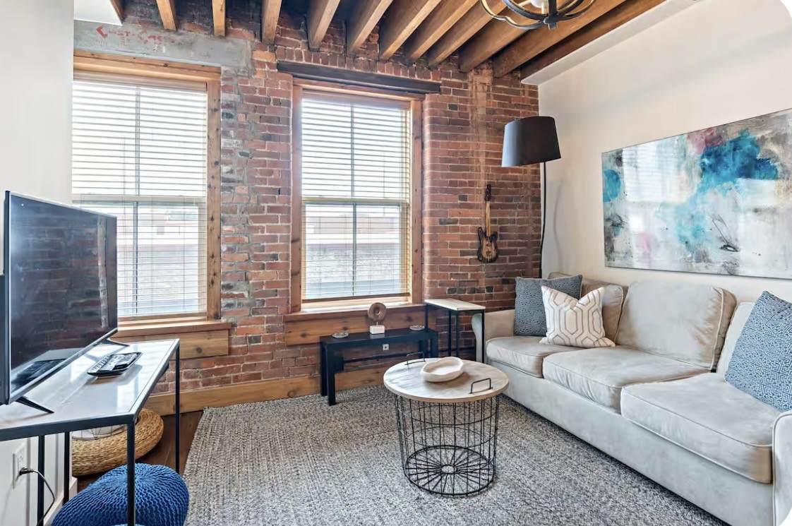 610 21st Ave - Photo 1