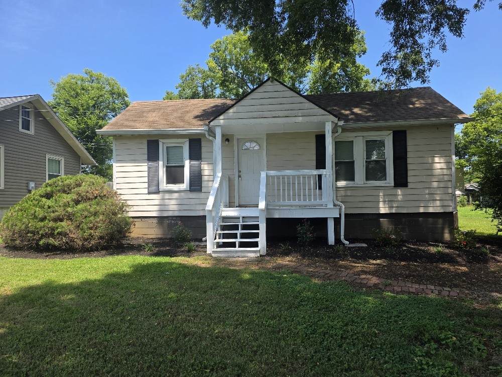 657 James Ave - Photo 1