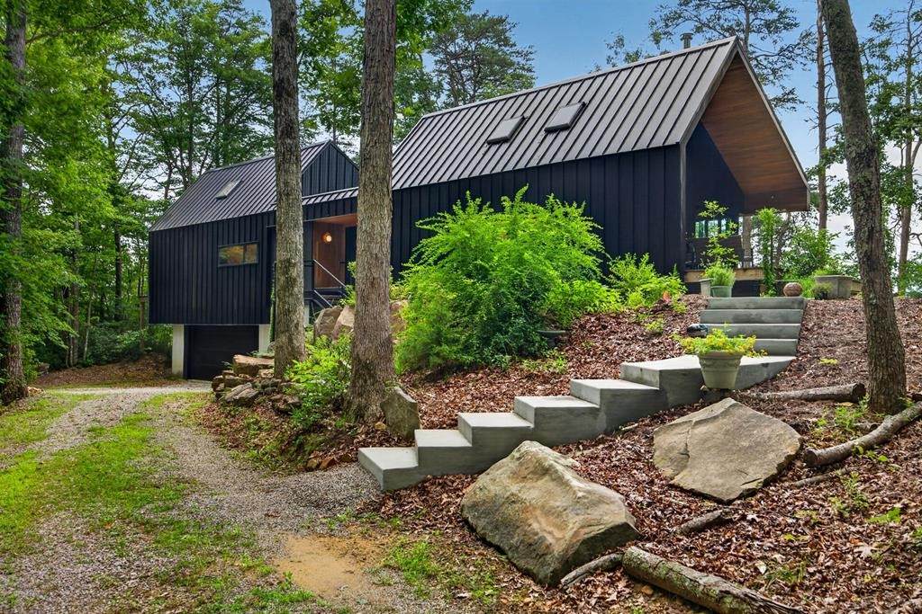 378 Parkside Ln - Photo 1