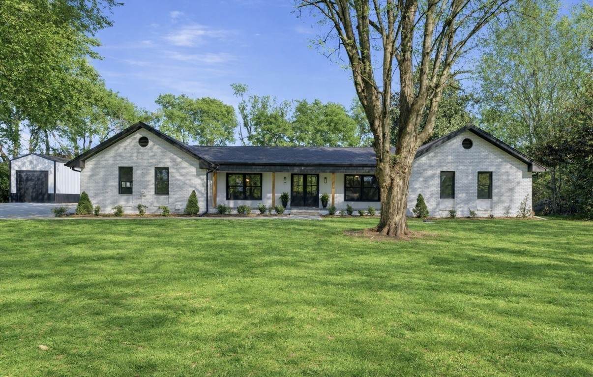 301 Rosebrook Dr - Photo 1