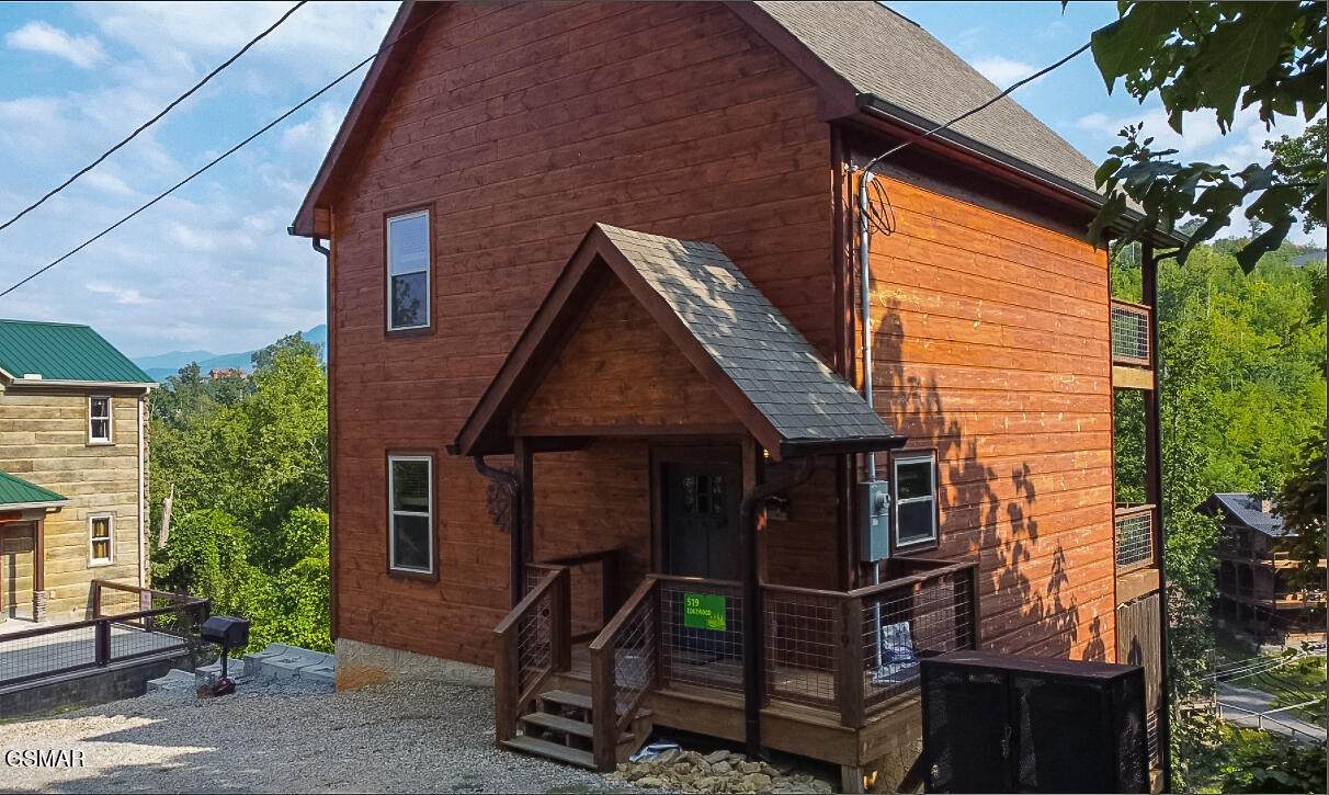 519 Edgewood Drive - Photo 1