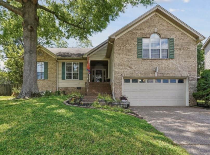 3529 Thornehill Dr - Photo 1
