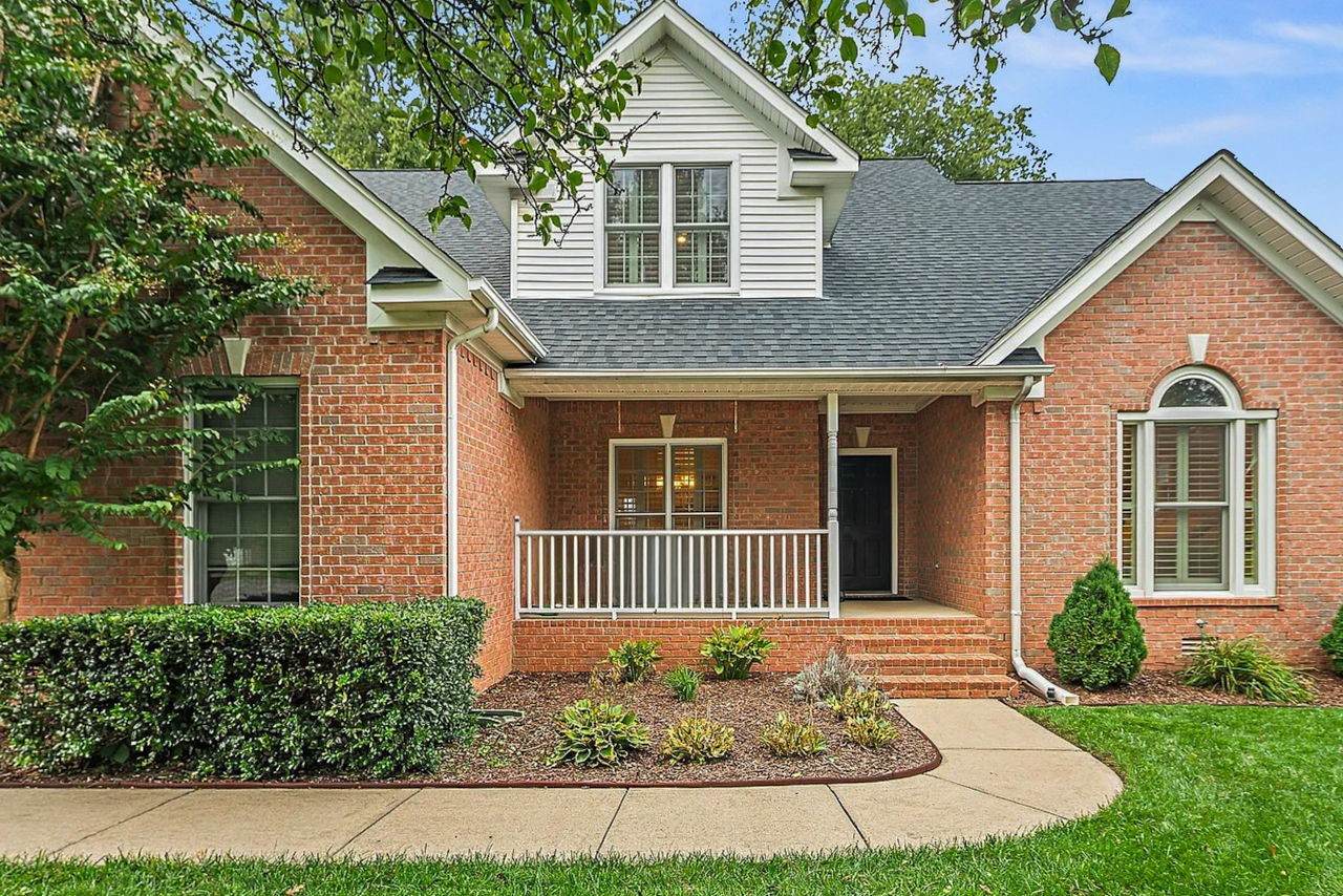 219 Savannah Rdg - Photo 1