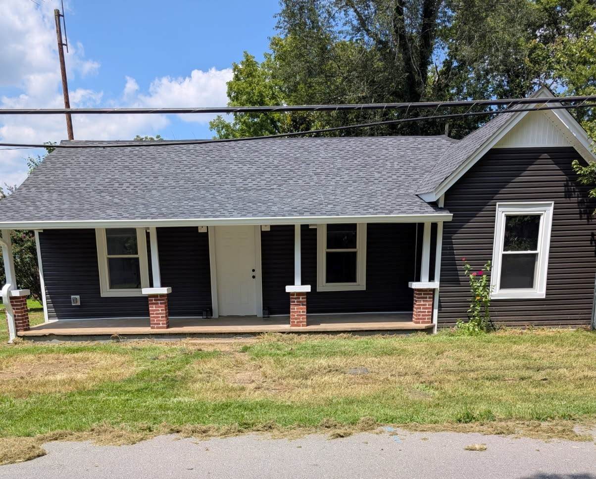 207 East Wyly Street - Photo 1