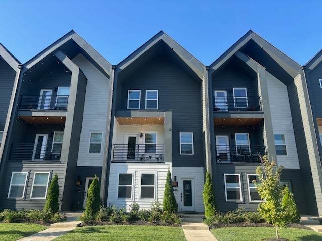 112 Fitzgerald Dr - Photo 1