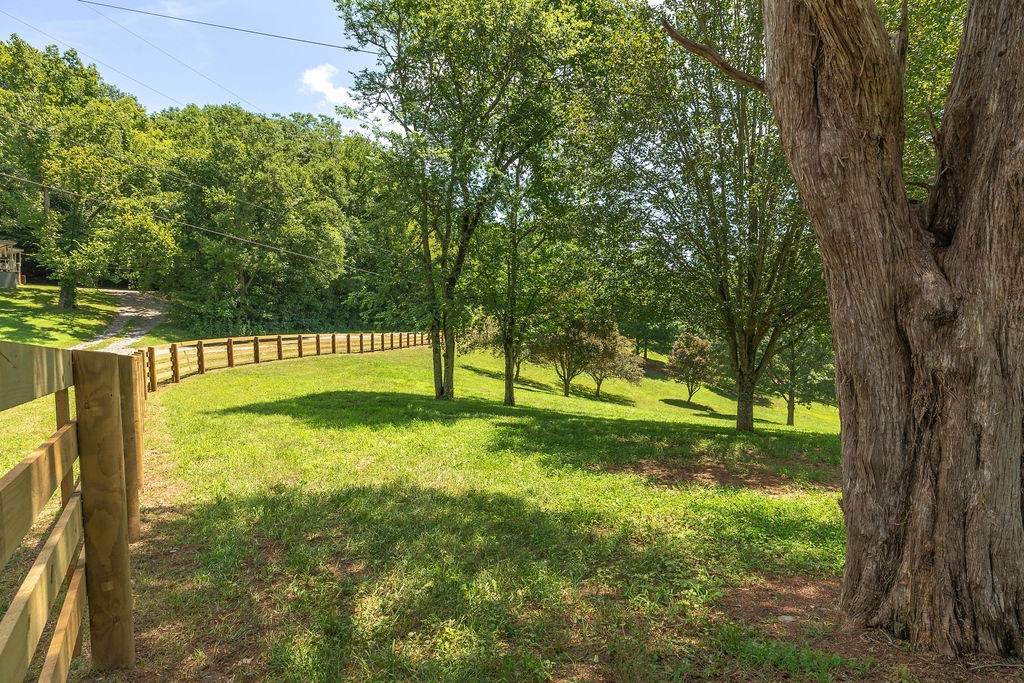 https://bt-photos.global.ssl.fastly.net/nashville/1280_boomver_1_RTC3320366-1.jpg