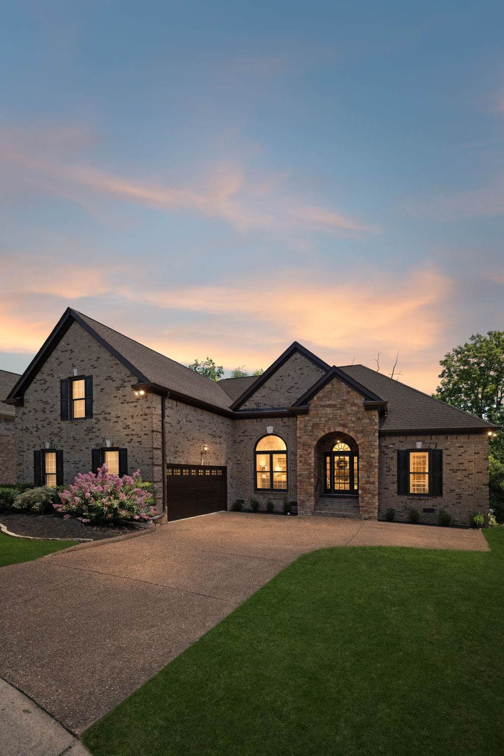 425 Caledonian Ct - Photo 1
