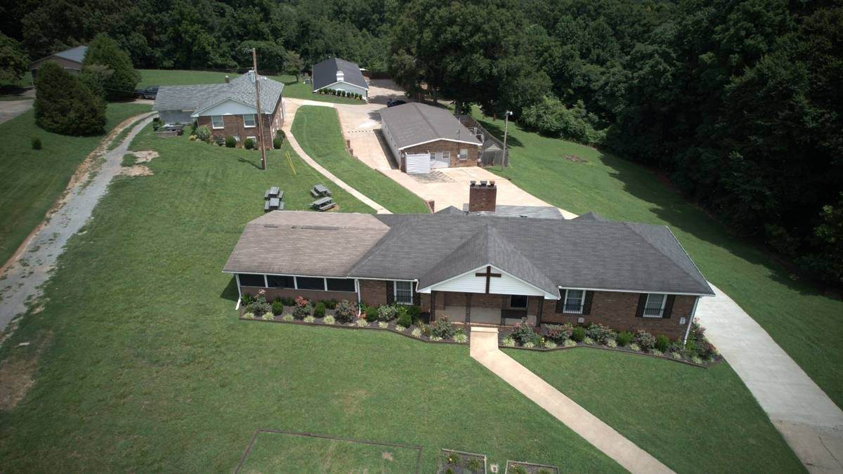1001 Dotsonville Rd - Photo 1