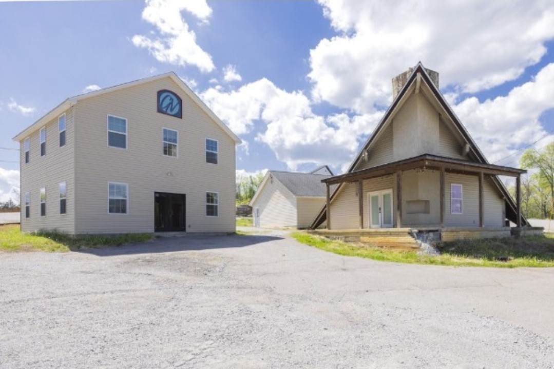 1805 Chandler Rd - Photo 1