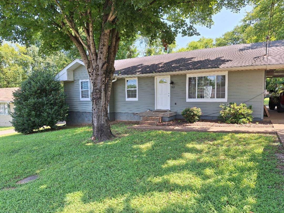 909 Oak Vale - Photo 1