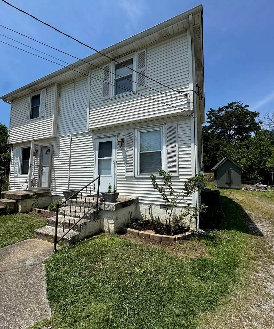 612 Ashmont Ct - Photo 1