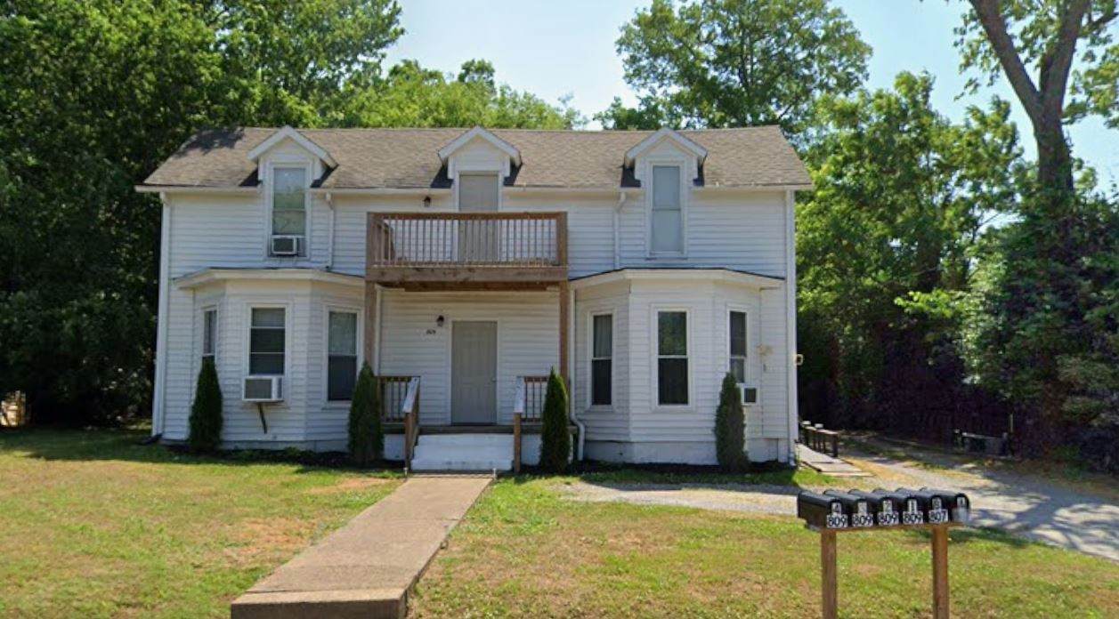 807 Forest St - Photo 1