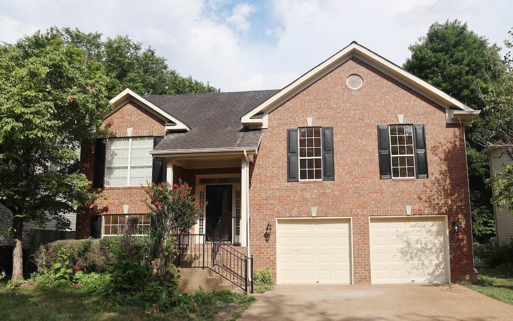 1406 Clairmonte Cir - Photo 1