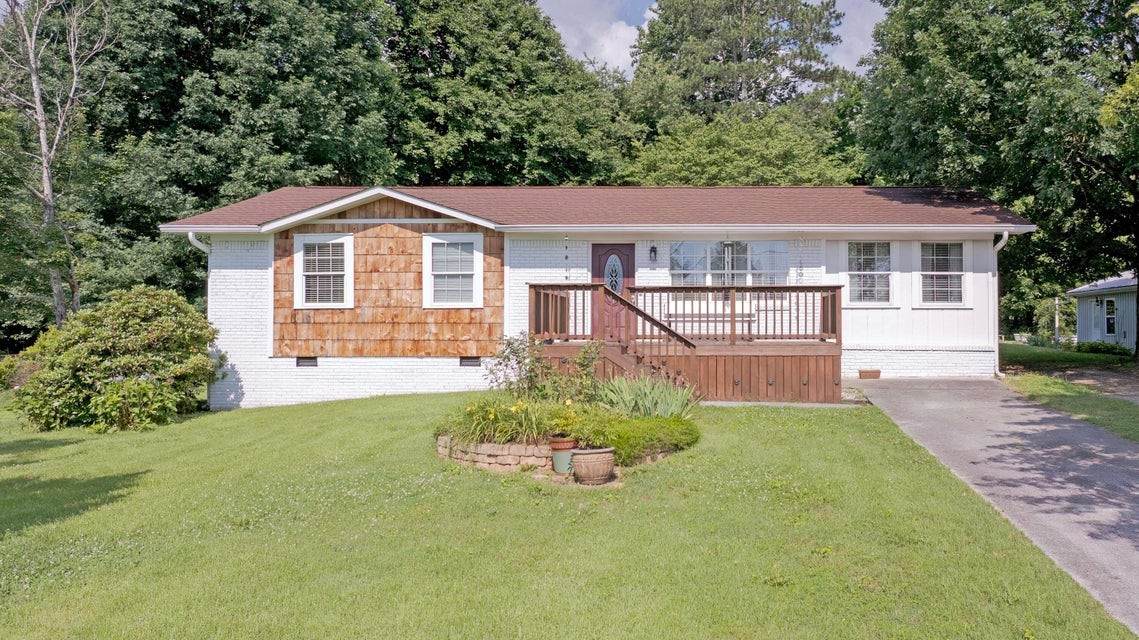 418 Haywood Ln - Photo 1