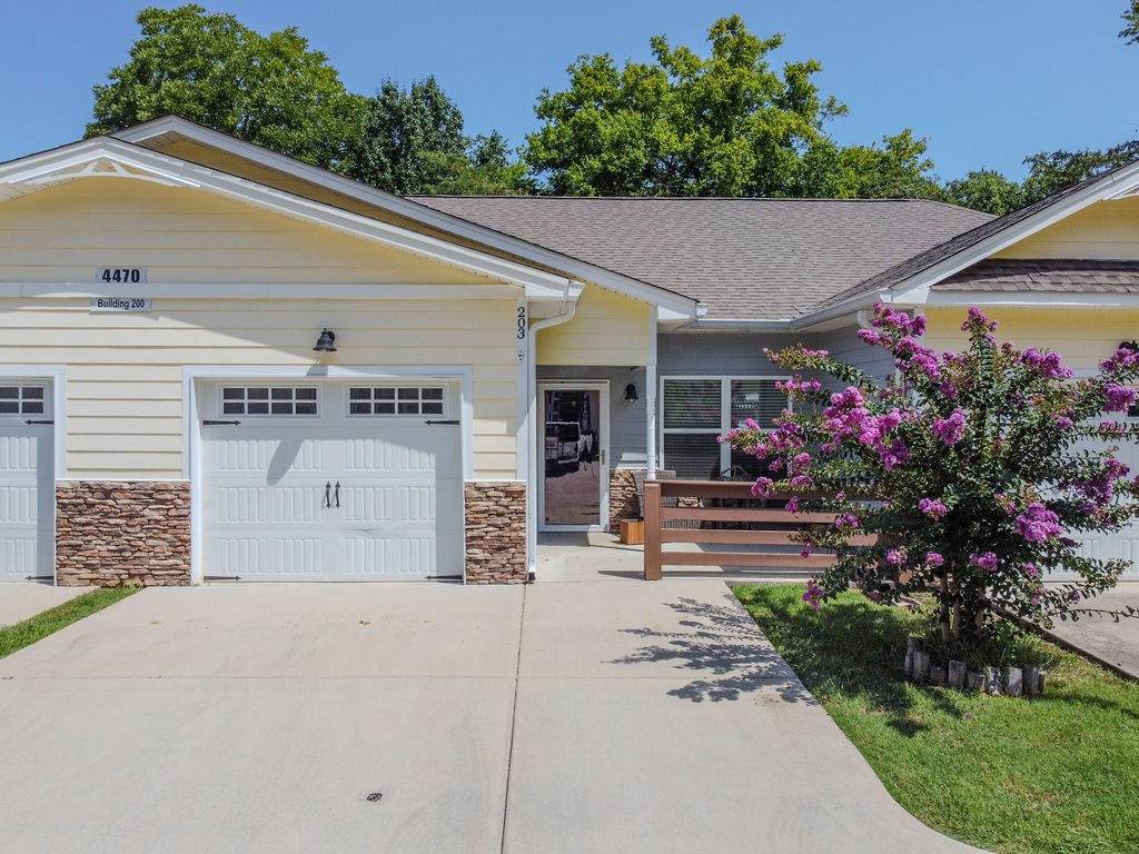 4470 Keith Street - Photo 1