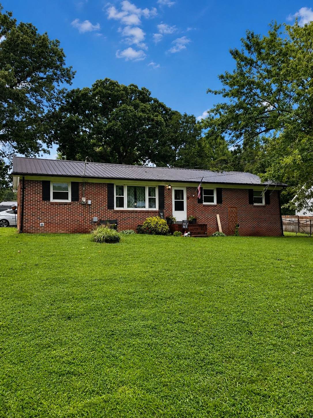 205 Dawn Dr - Photo 1