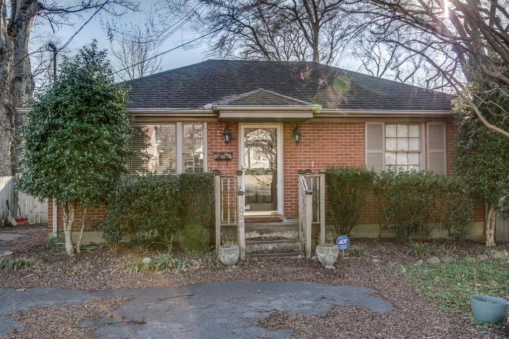 1008 Seymour Ave - Photo 1