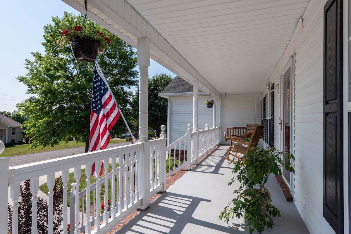 366 Woodlands Dr - Photo 1