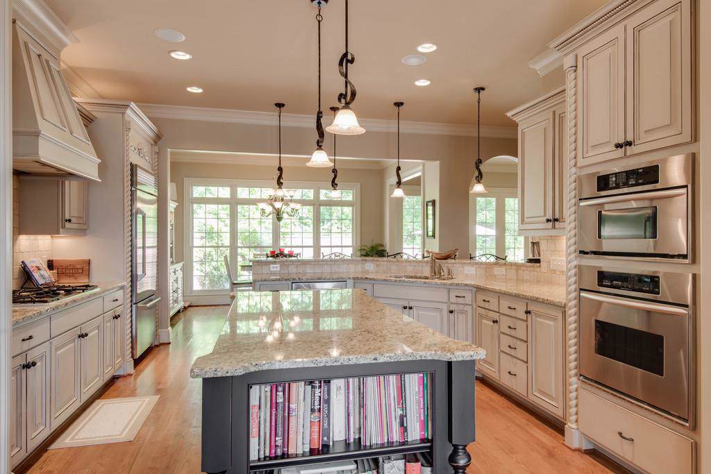 9504 Wicklow Dr - Photo 1