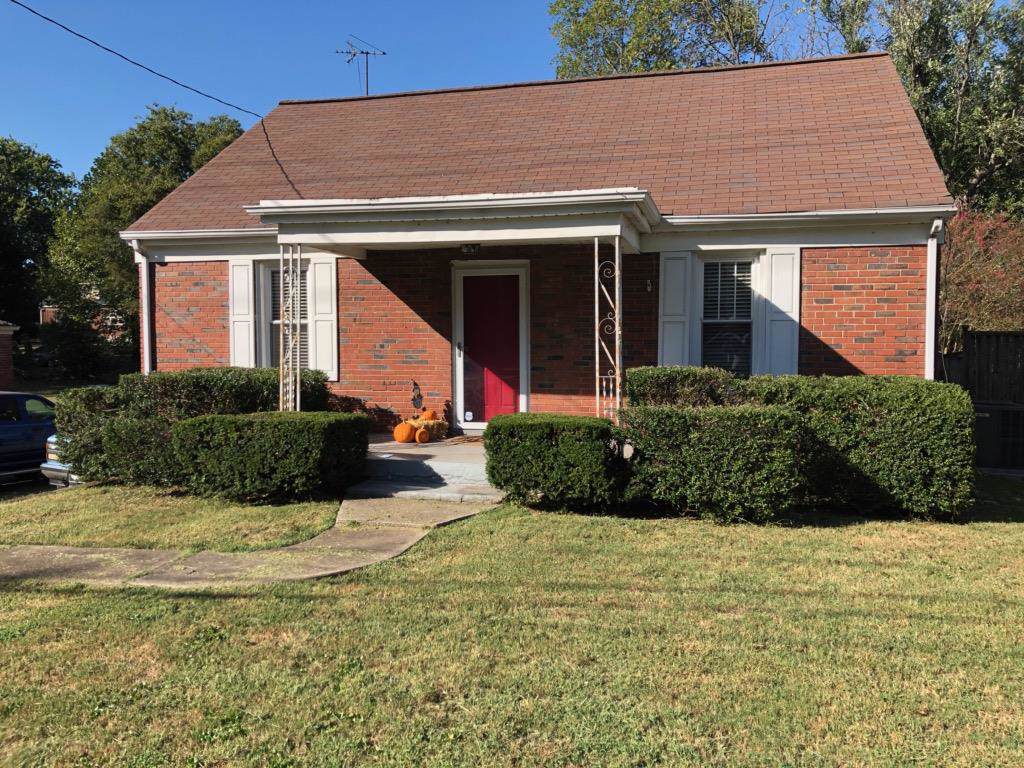 1005 Broadmoor Dr - Photo 1
