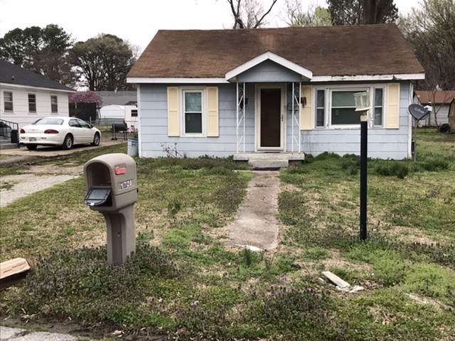 1728 Glen St - Photo 1