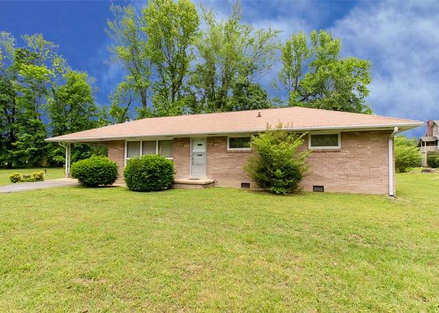 114 E Acres Ave - Photo 1
