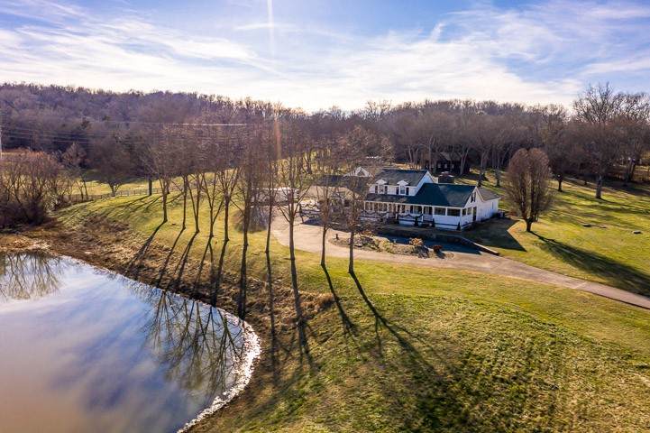 2275 Henpeck Ln - Photo 1