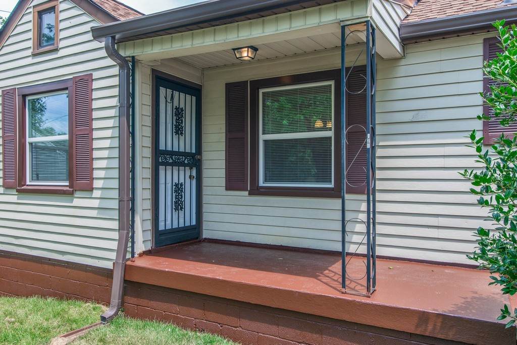 921 Chickasaw Ave - Photo 1