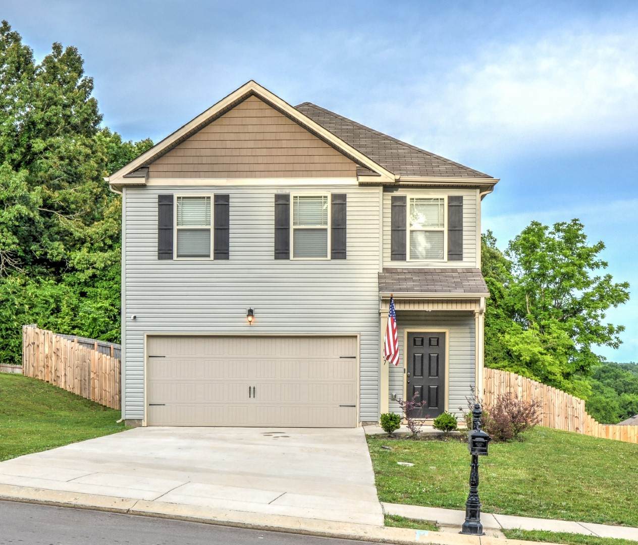 1017 Black Oak Cir - Photo 1