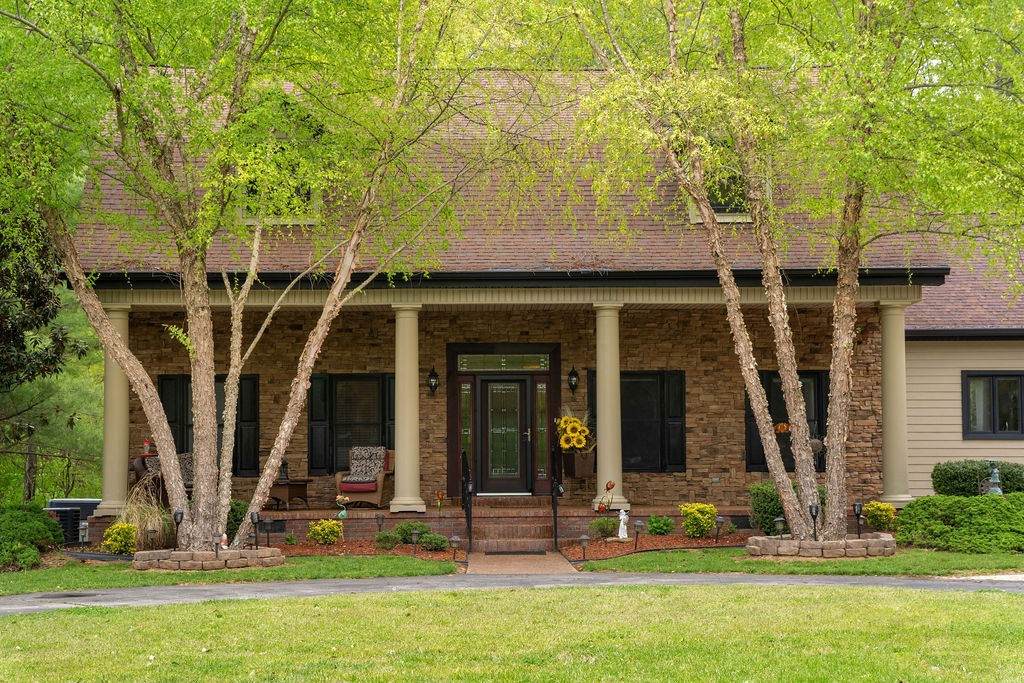 8238 Hawkins Rd - Photo 1