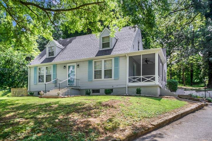 215 Westwood Dr - Photo 1