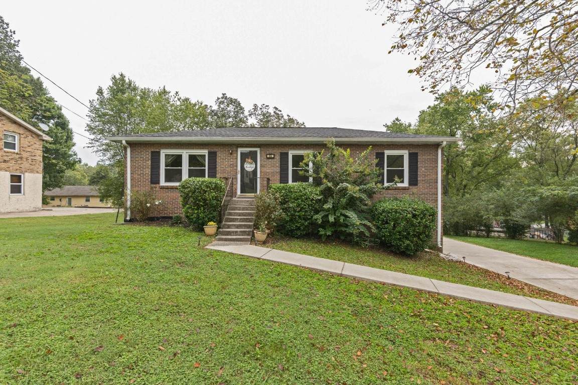 634 Debbie Dr - Photo 1