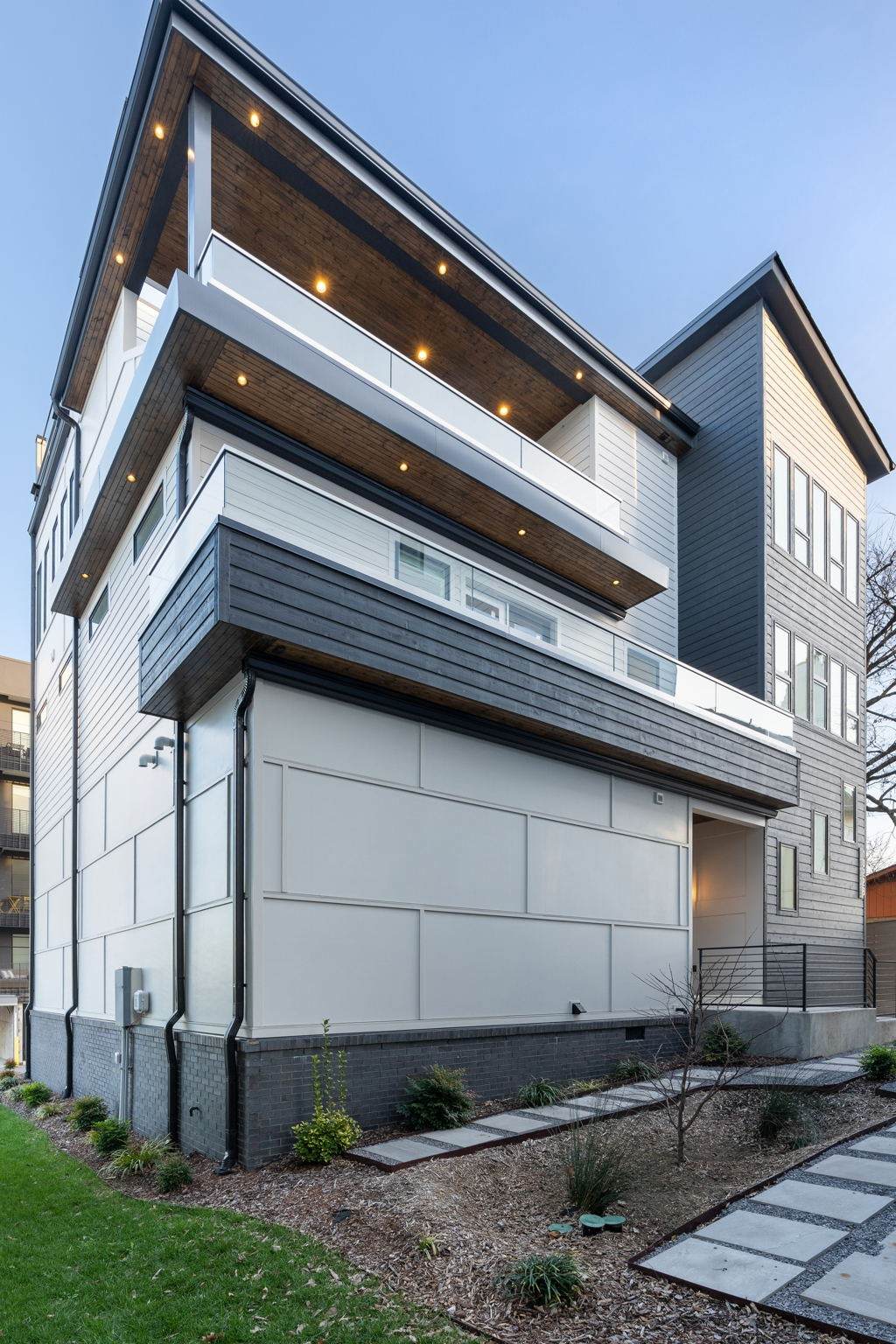 1022B 9th Ave - Photo 1