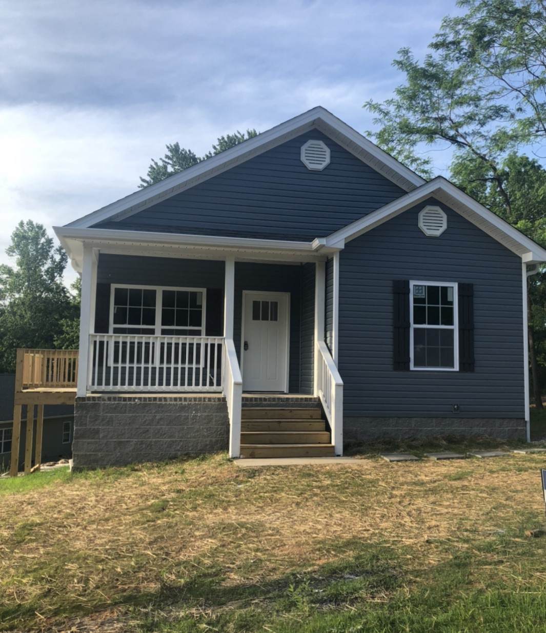 942 Clay Ave - Photo 1