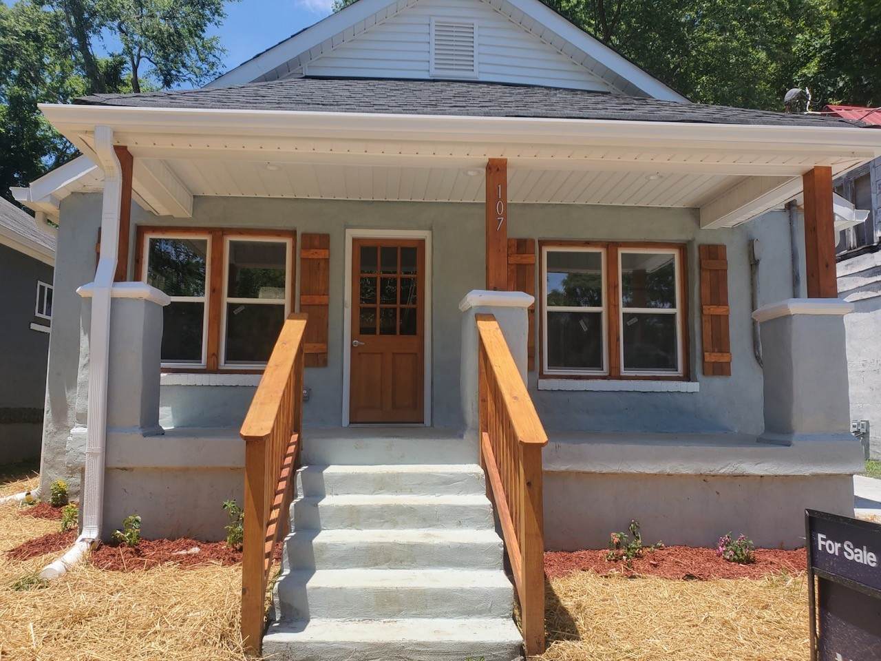 107 Howard St - Photo 1