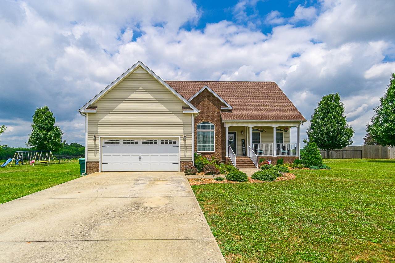 162 Charlotte Dr - Photo 1