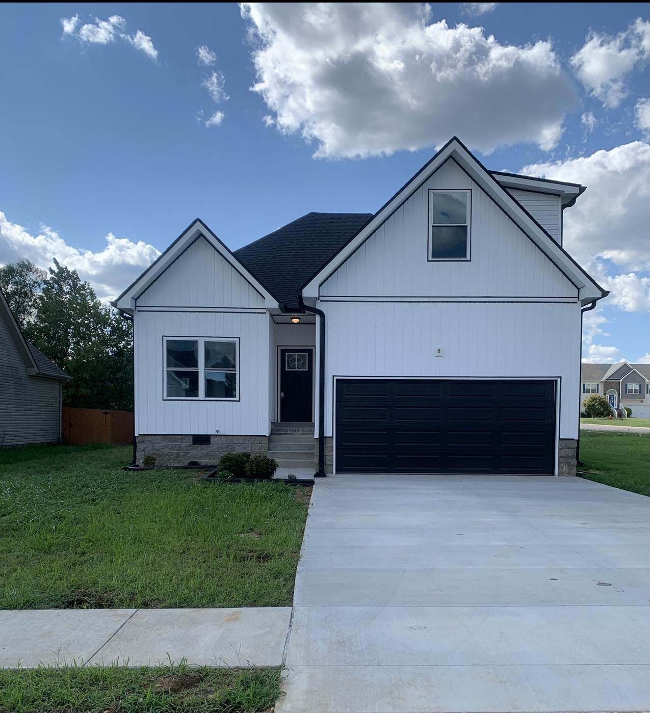 692 Fox Hound Dr - Photo 1