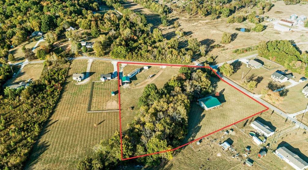 3118 Mckibbon Rd - Photo 1
