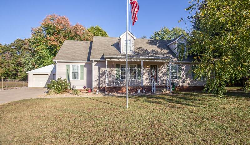 462 Deerfield Dr - Photo 1