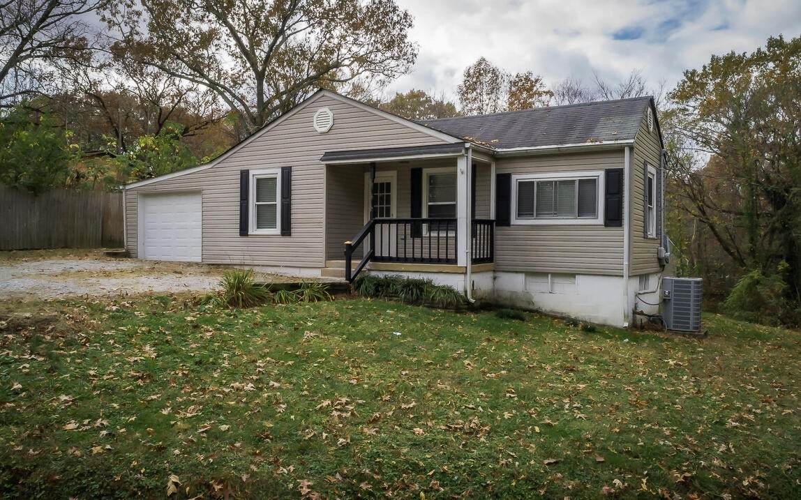 9 Virginia Ave - Photo 1