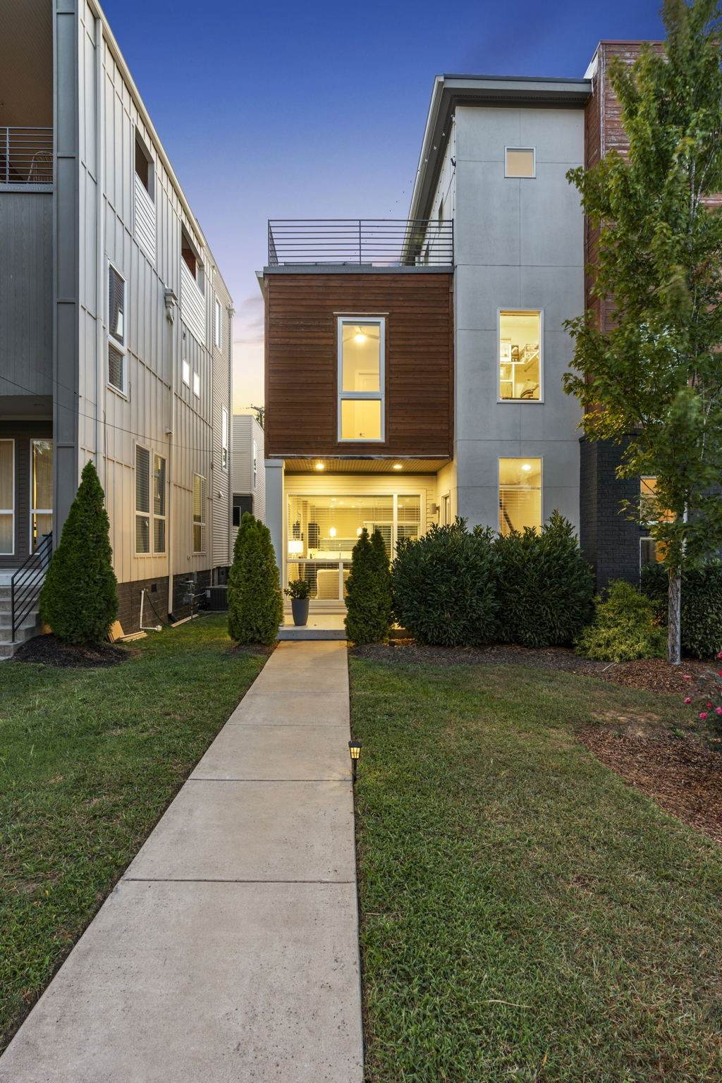 421 35th Ave - Photo 1
